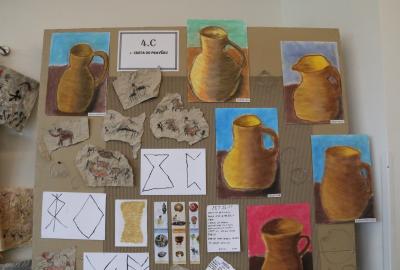 4. C Vv-Vlastivěda Projekt "Cesta do pravěku": jeskynní malby, runové písmo, pěstní klín, studijní malba keramiky uměleckým pastelem