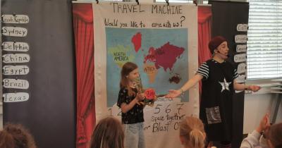 Travel Machine - Stroj na cestování (3.A)