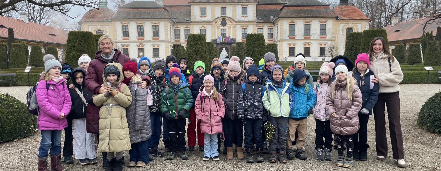Třeťáci na vánoční návštěvě zámku Jemniště