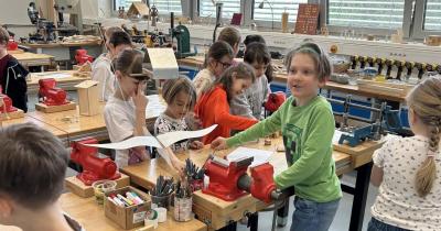 Návštěva školních dílen: "Co nás čeká od 3. třídy...?"