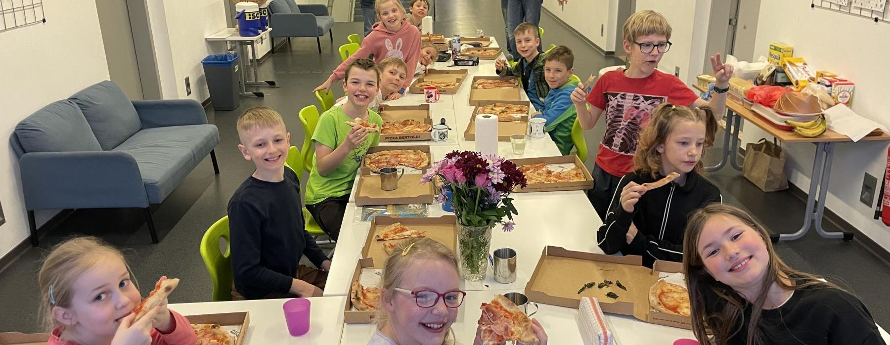 Noc s Andersenem potřetí: když se ve škole nejen učí, ale i spí (3. C)