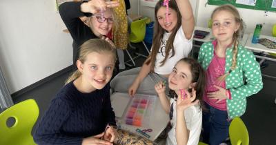 Když tvoříme společně: březen plný barev a nápadů (3. C)