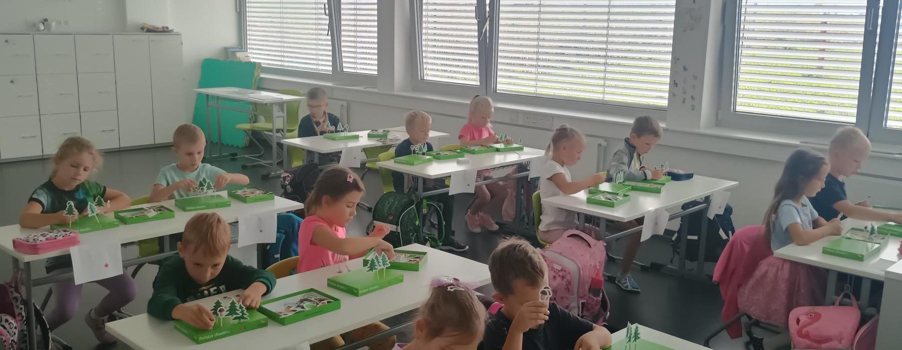 Před týdnem nováčci, nyní už šikovní prvnáčci